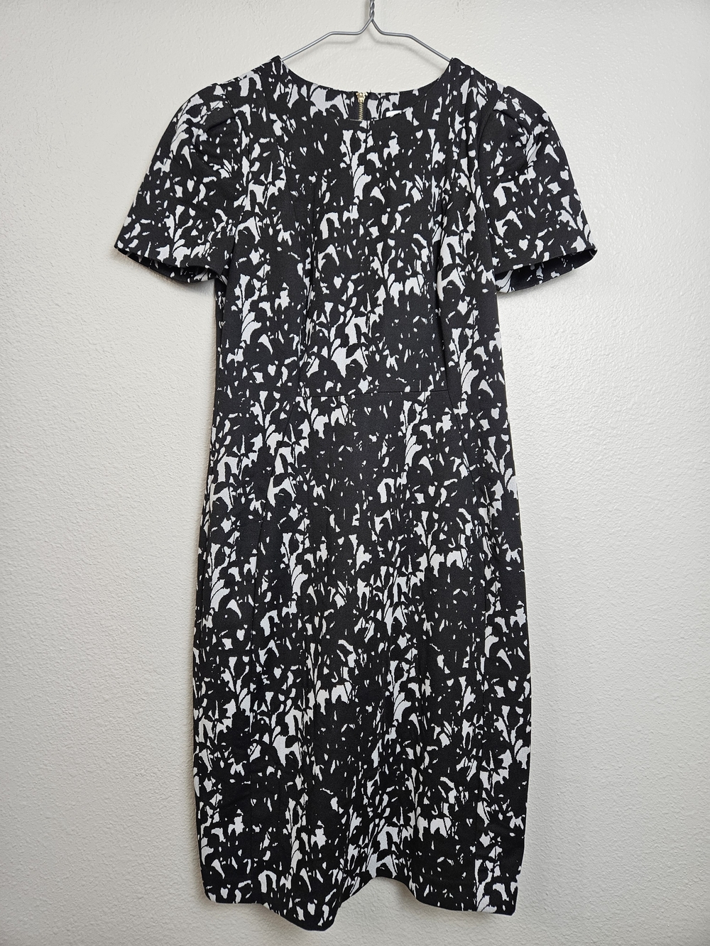 Calvin Klein Black & White Abstract Short-Sleeve Sheath Dress Size 4